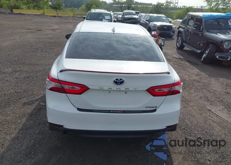 2020 Toyota Camry Le Hybrid z USA, uszkodzony, nr VIN 4T1E31AK6LU009314